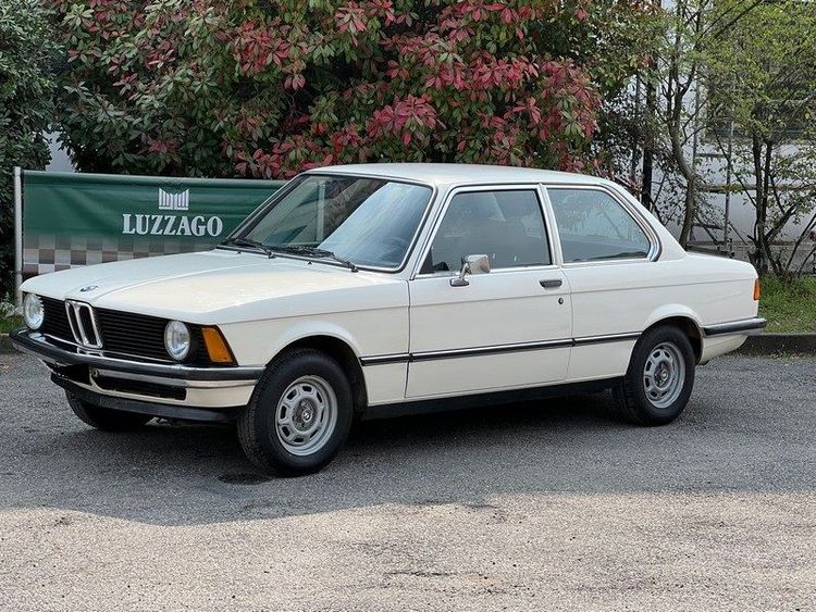 BMW 316 (E21)