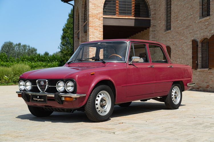 Alfa Romeo GIULIA NUOVA SUPER 1300