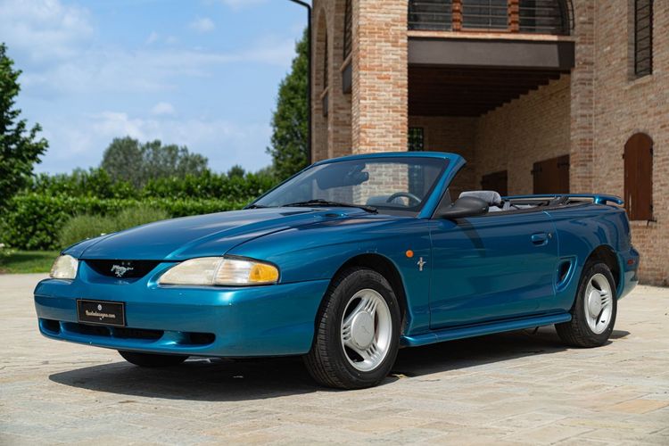 Ford MUSTANG CABRIOLET