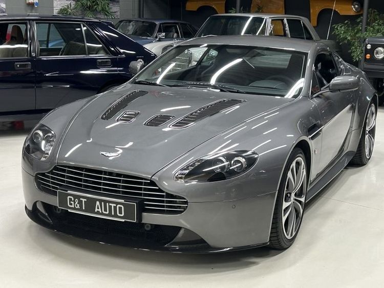 Aston Martin Vantage V12 MANUAL GEAR