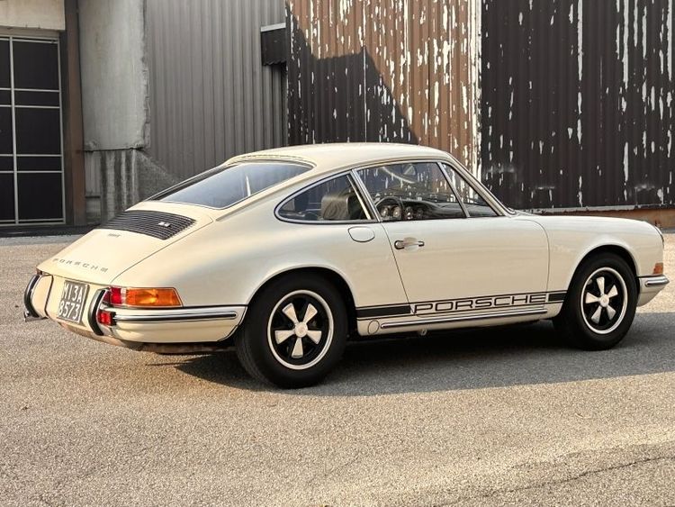 Porsche 911 2.4 T  Restaurata/ tappo olio esterno