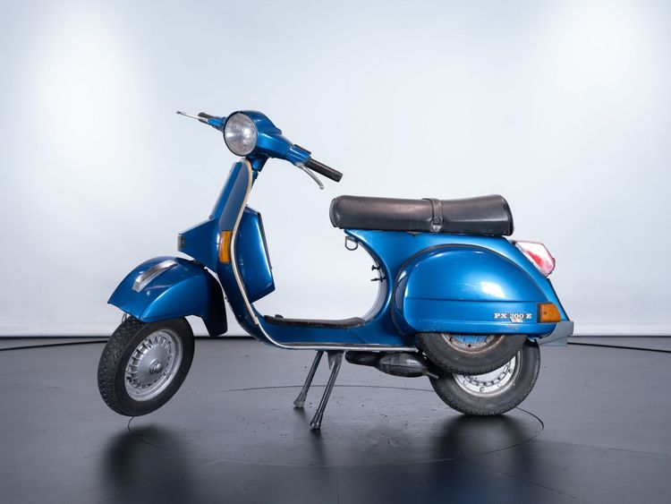 Piaggio VESPA P200 E