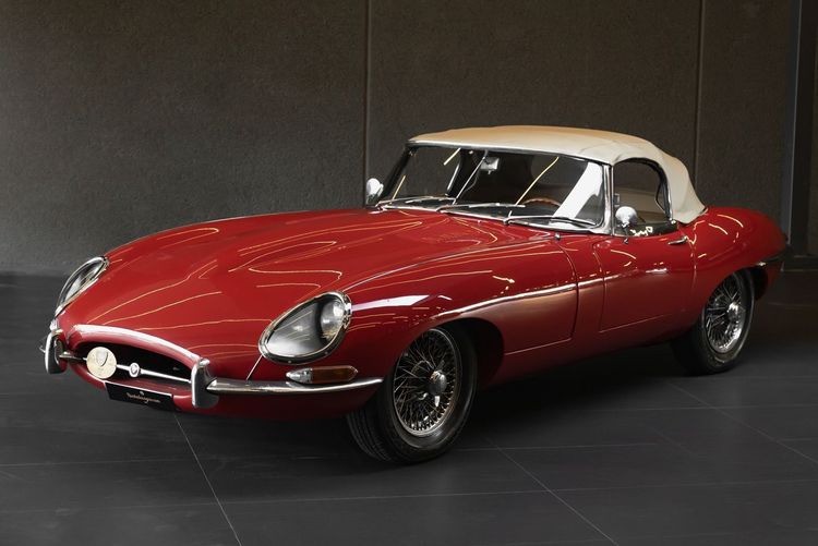 Jaguar E-Type Roadster 3.8