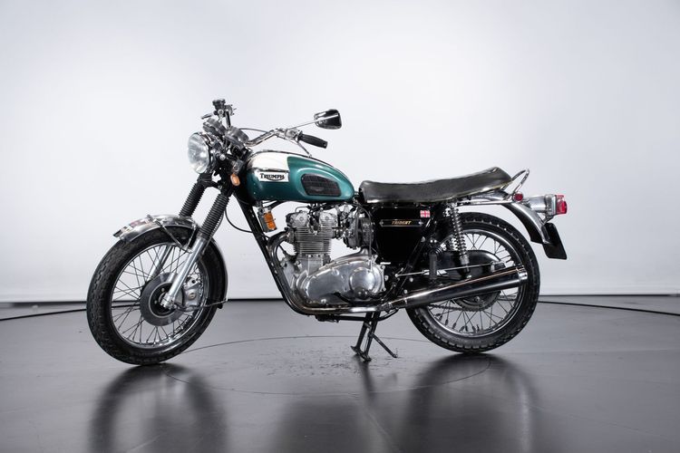Triumph T 150 V Trident 750